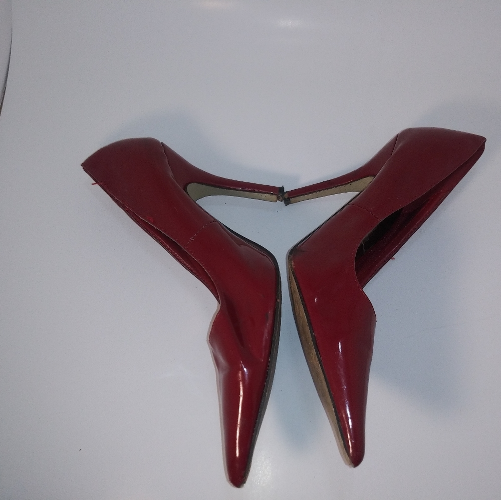Pumps - Picture 2 of 3